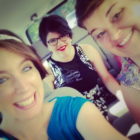 Meet your Posher, Cassandra - Picture 2 of 2